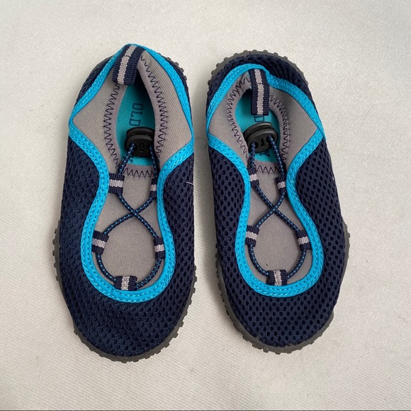 navy blue water shoes